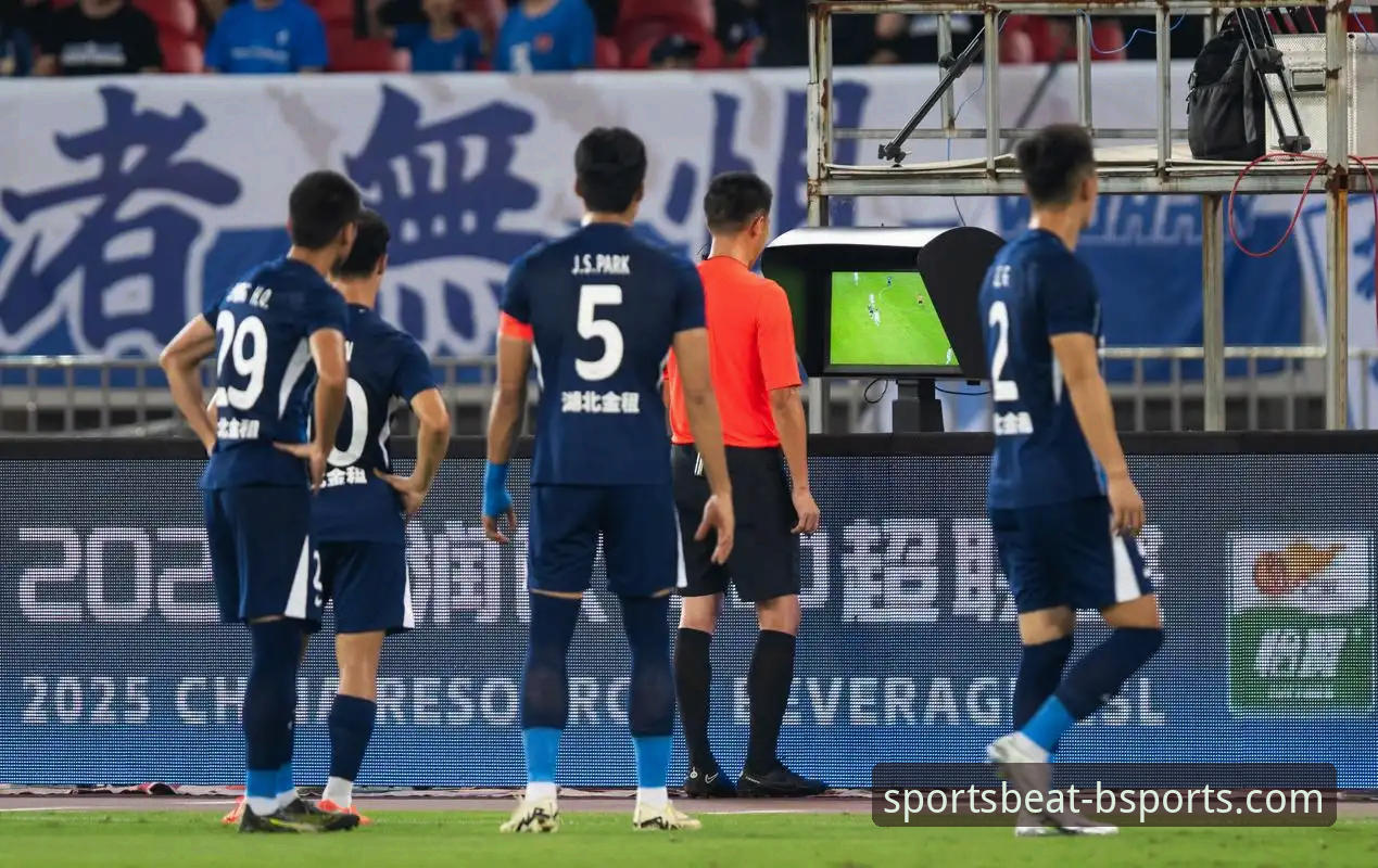 中超联赛最新消息：青岛海牛主场3-1力克上海海港，终结13年不胜魔咒
